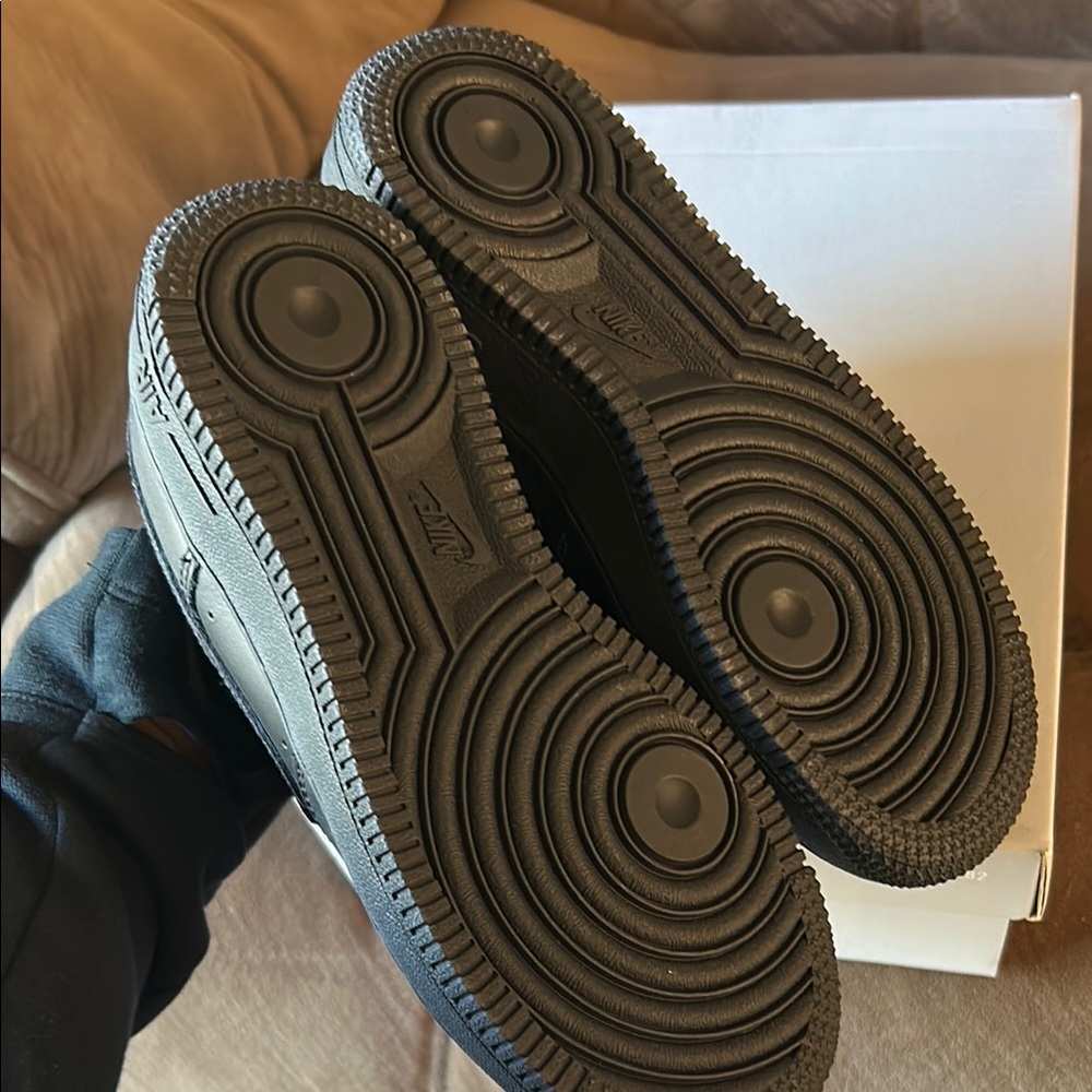 Black Nike Air Force 1 Sneakers NWT Sz Youth 2 - Picture 5 of 6